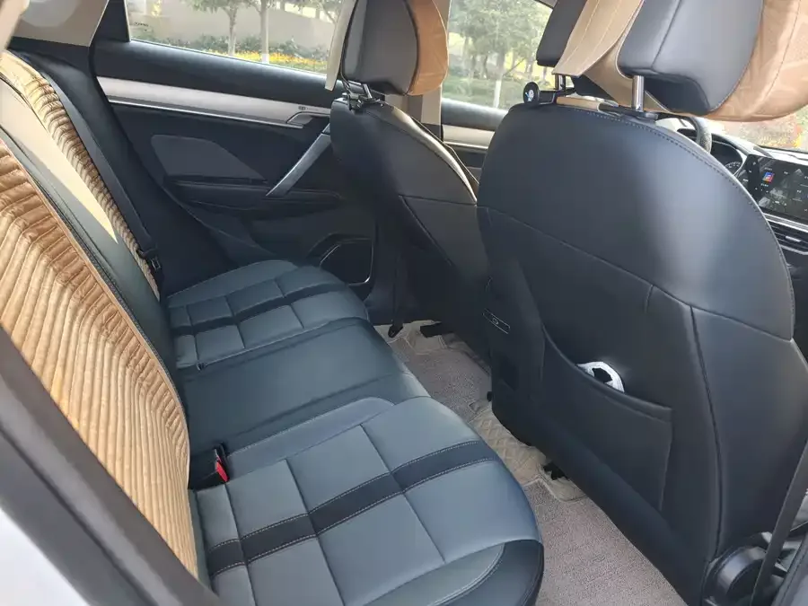 Geely Coolray SX11 Geely Binyue 2024 1.5T DCT Dragon Edition 2025 — миниатюра 4