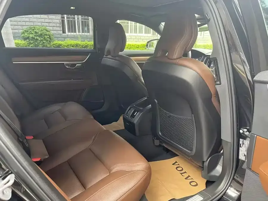 Volvo S90 2024 B5 Luxury Edition 2024 — миниатюра 2