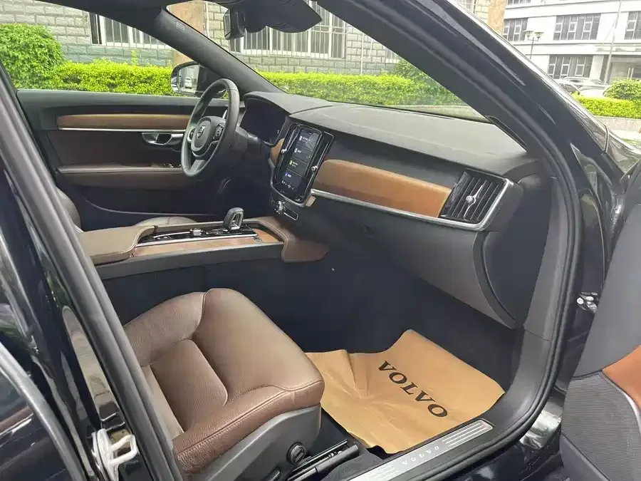 Volvo S90 2024 B5 Luxury Edition 2024 — миниатюра 4