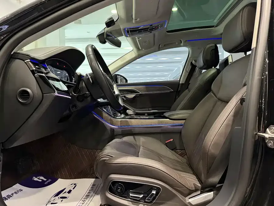 Audi A8 2023 A8L 55 TFSI quattro Flagship 2022 — миниатюра 4