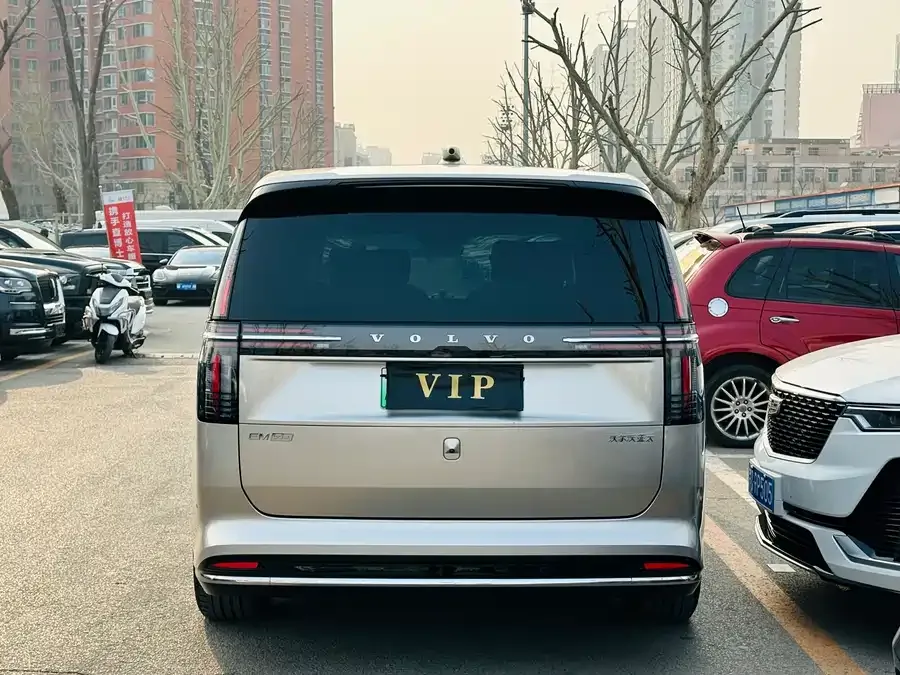 Volvo EM90 2025 Ultra six-seater 2025 — миниатюра 2