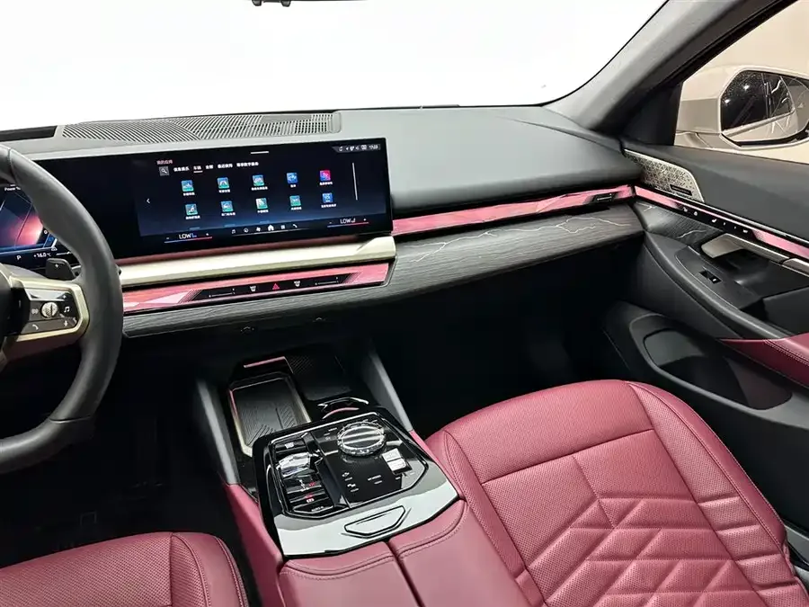 BMW 5 Series BMW 5 Series 2025 530Li Exclusive M Sport Package 2025 — миниатюра 4