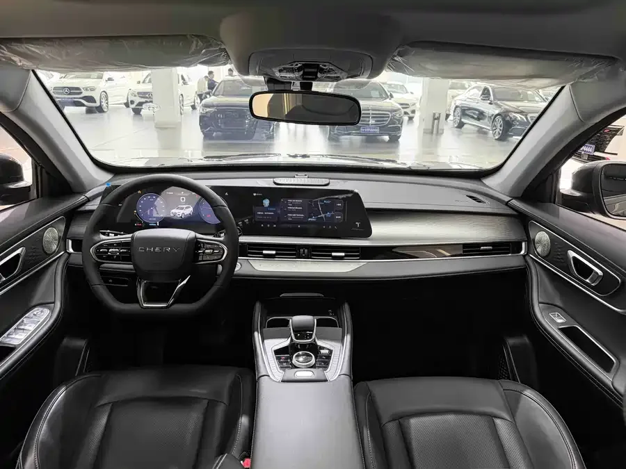 Chery Tiggo 8 PLUS Tiggo 8 PLUS 2024 Champion Edition 290TGDI DCT Pride Edition 7-seater 2024 — миниатюра 3