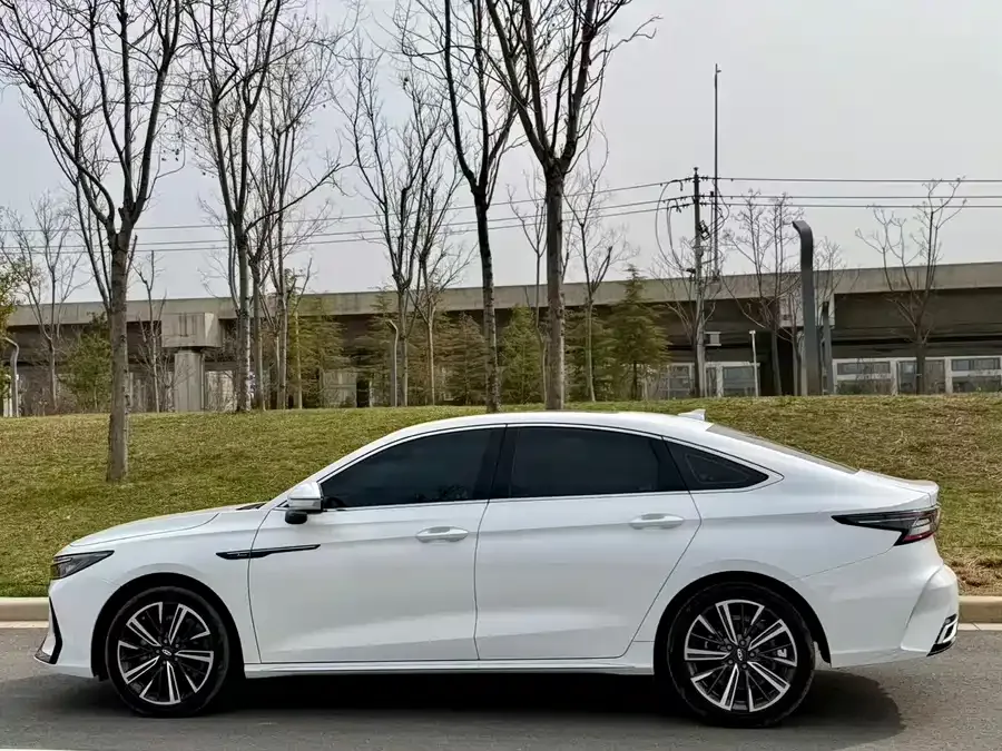 Chery Arrizo 8 Arrizo 8 2024 1.6T DCT Intelligent 2024 — миниатюра 3