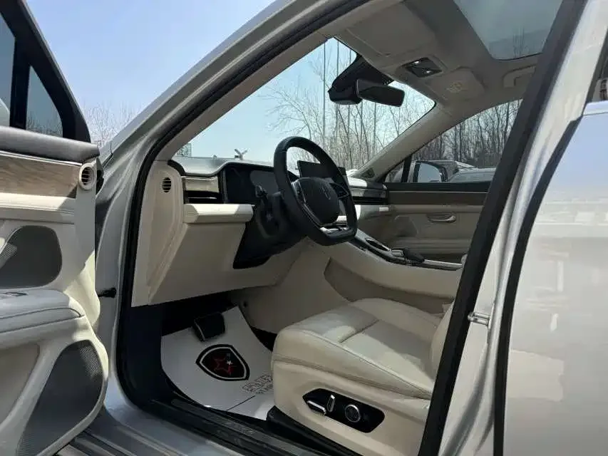 AITO M5 M5 2022 Extended Range 4WD Ultimate Edition 2022 — миниатюра 3