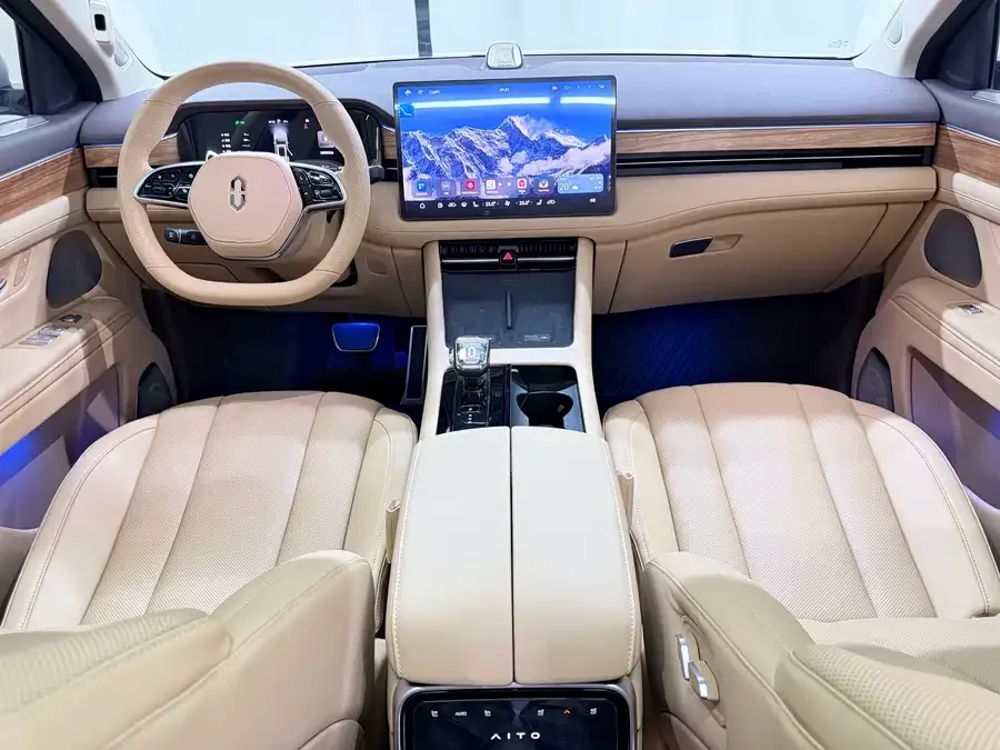 AITO M7 QM7 2024 1.5T RWD Plus Edition 5 Seaters 2024 — миниатюра 3