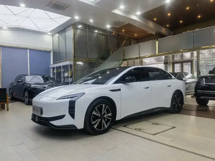 Hongqi EH7 2024