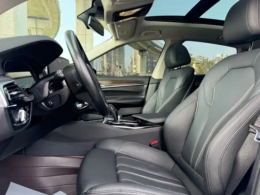 BMW 6 Series GT 2022 630i Luxury Design Package 2023 — миниатюра 2