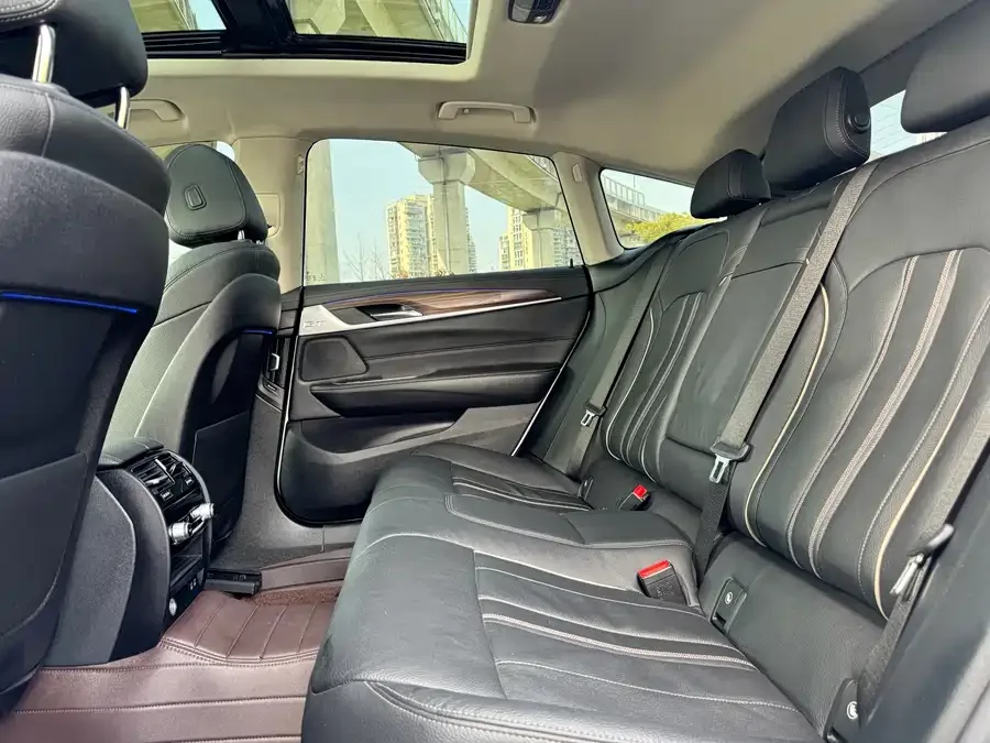 BMW 6 Series GT 2022 630i Luxury Design Package 2023 — миниатюра 4
