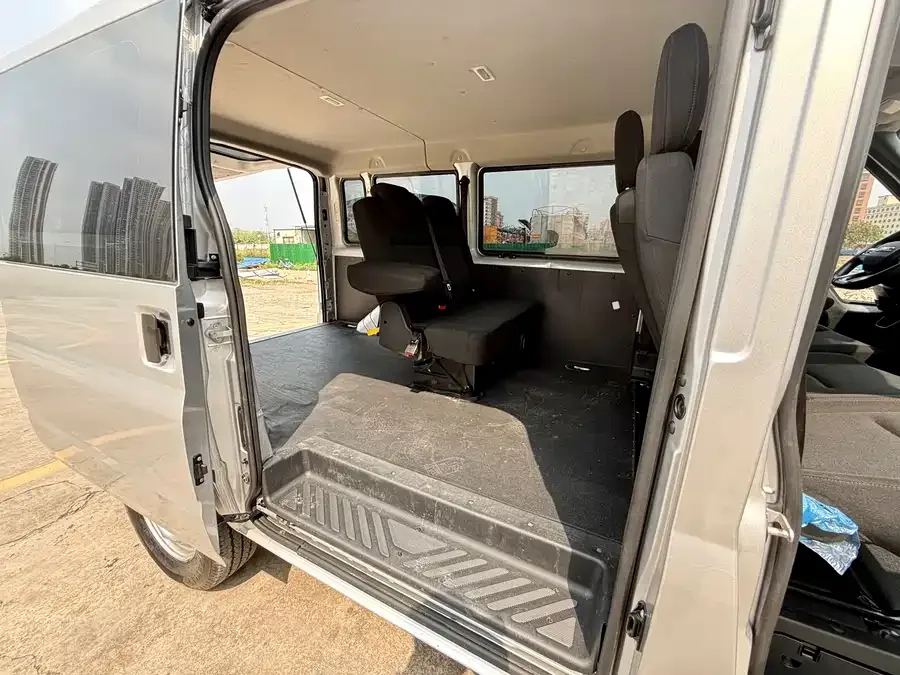 Jiangling Fushun Jiangling Fushun 2025 2.0T 6MT Diesel Short Wheelbase Low Roof Commercial Multi-purpose Passenger Vehicle, 5/6 Seats, with Hinged Tailgate 2025 — миниатюра 4