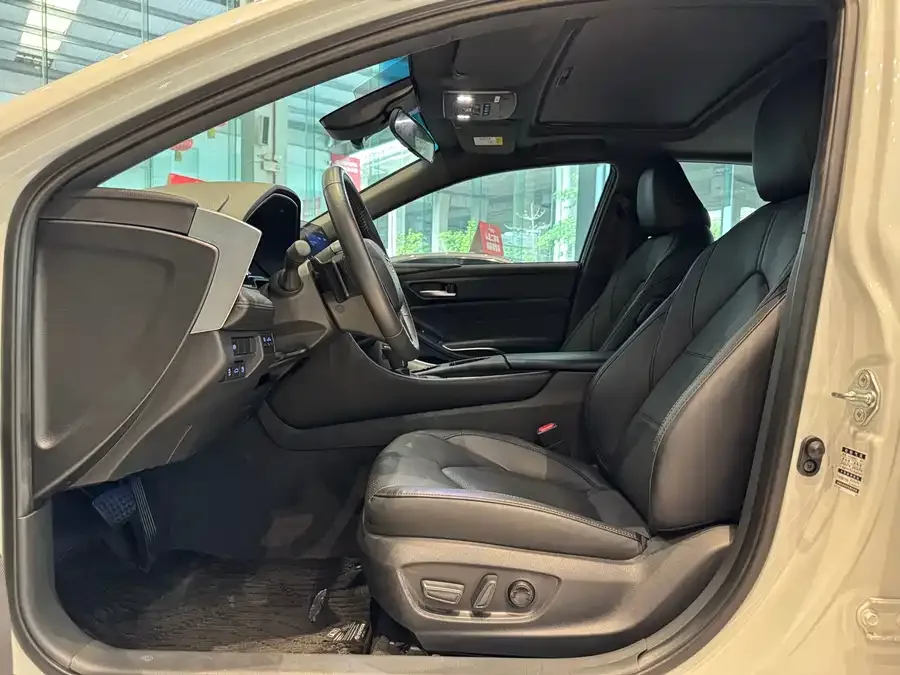 Toyota Avalon Avalon 2023 2.5L Luxury Edition 2023 — миниатюра 3
