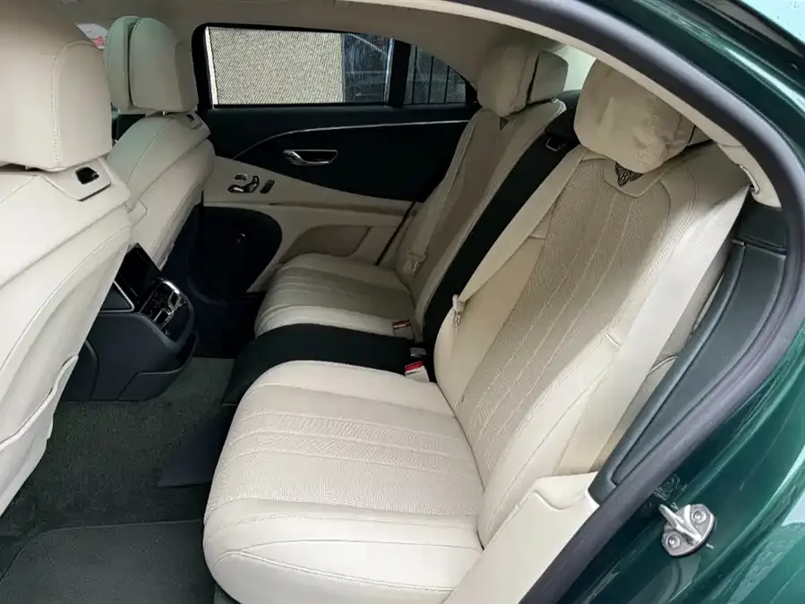 Bentley Flying Spur Mercedes-Benz 2022 4.0T V8 Standard Edition 2023 — миниатюра 5