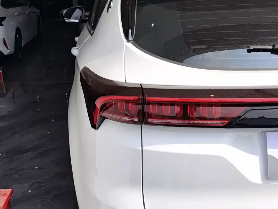 Jetour X70 PLUS JETOUR X70 PLUS 2024 Champion Edition 1.5T DCT Champion MAX 7 Seaters 2024 — миниатюра 2