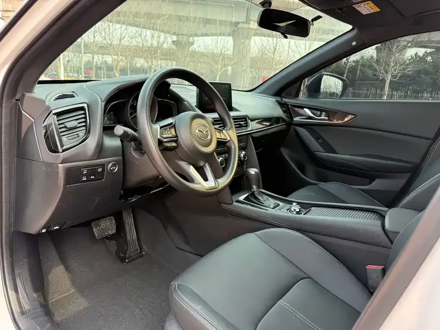 Mazda CX-4 2021 2.0L Automatic 2WD Blue Sky Explorer Edition 2023 — миниатюра 4