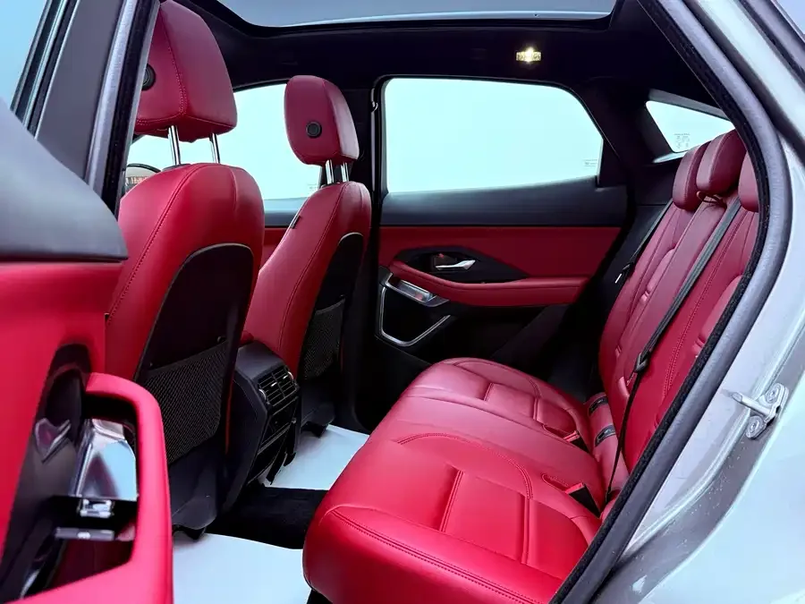 Jaguar E-Pace 2024 aggressive sports version R-DYNAMIC S 2023 — миниатюра 5
