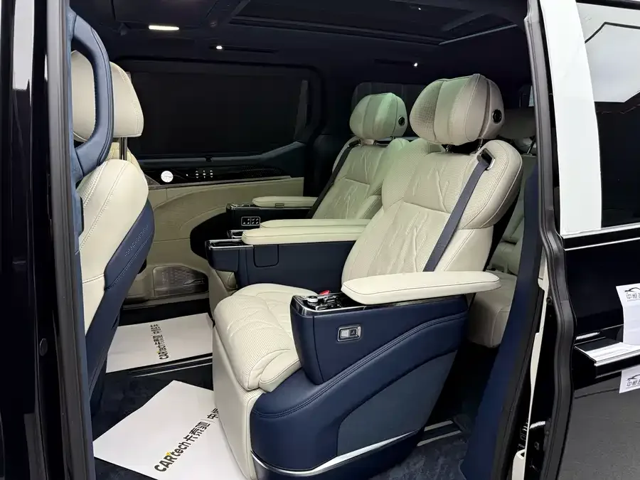 Zeekr 009 Zeekr 009 2024 six-seat executive version four-wheel drive 108kWh 2025 — миниатюра 4