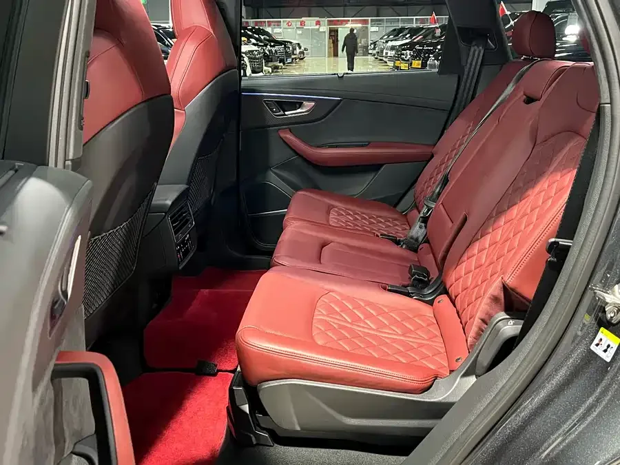 Audi SQ7 2024 4.0 TFSI 2024 — миниатюра 5