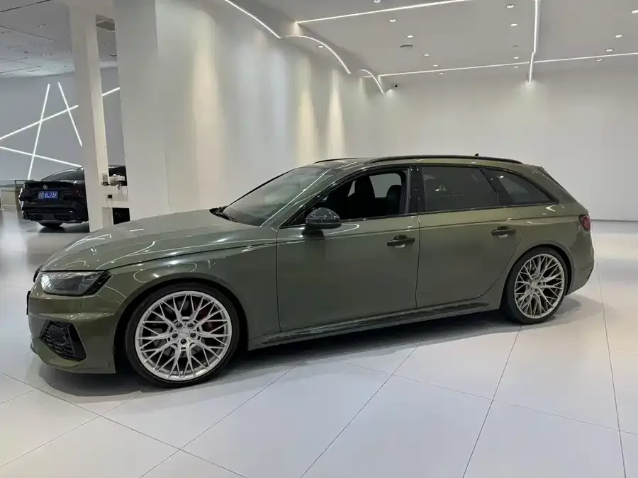 Audi RS 4 2022