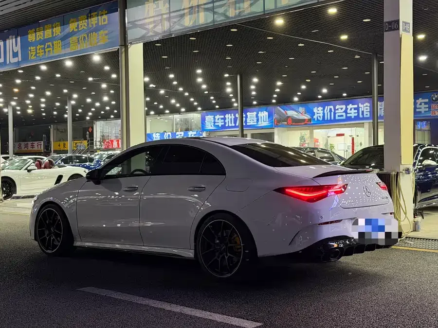Mercedes-Benz A-Class AMG Mercedes-Benz A-Class AMG 2024 AMG A 35 L 4MATIC 2024 — миниатюра 2