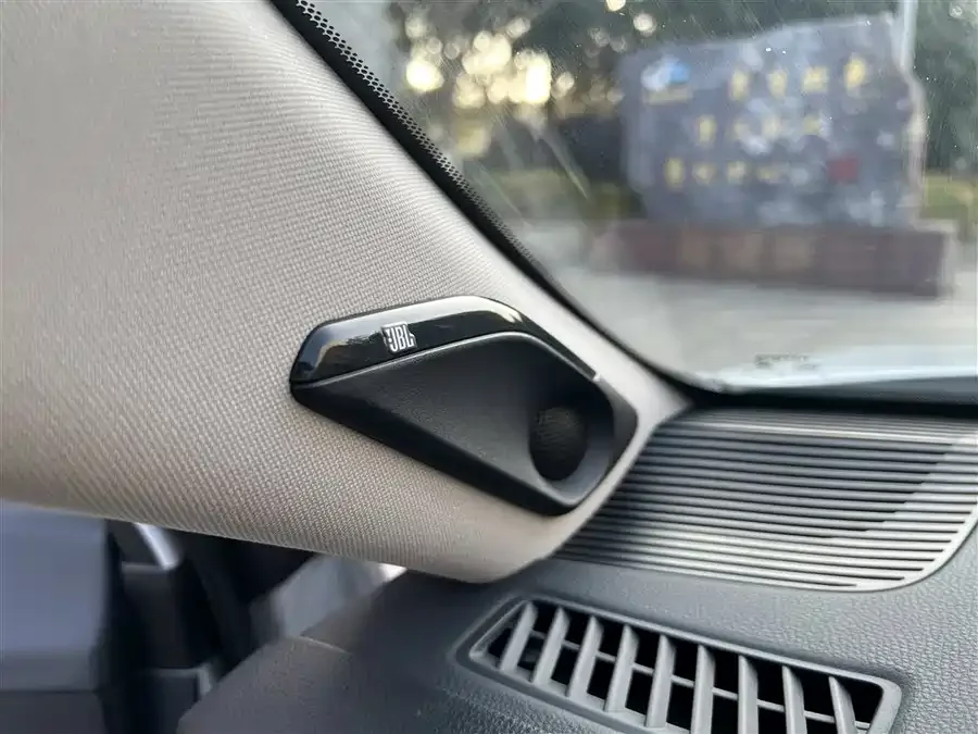 Toyota Venza 2022 Venza 2.0L CVT 4WD Supreme Edition 2022 — миниатюра 3
