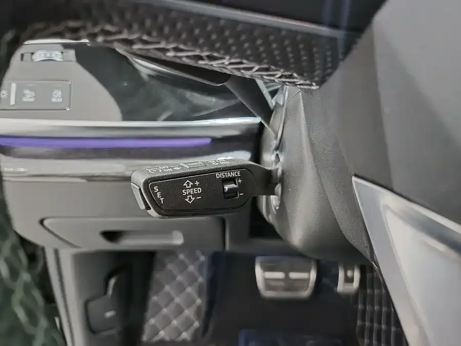 Audi Q8 2023 55 TFSI Premium Dynamic Model 2024 — миниатюра 5
