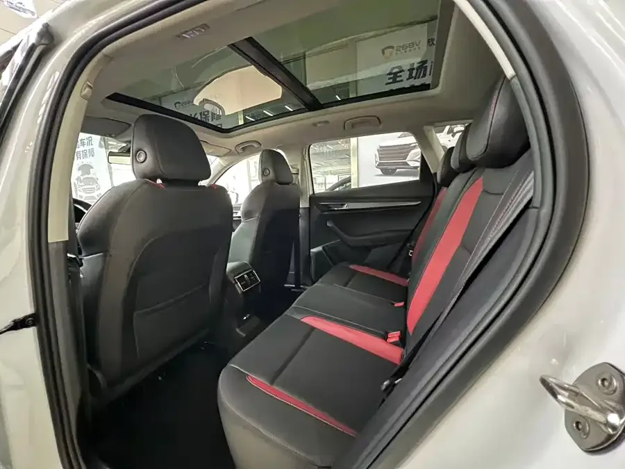 Skoda Karoq Korok 2023 TSI280 Luxury Edition 2023 — миниатюра 4