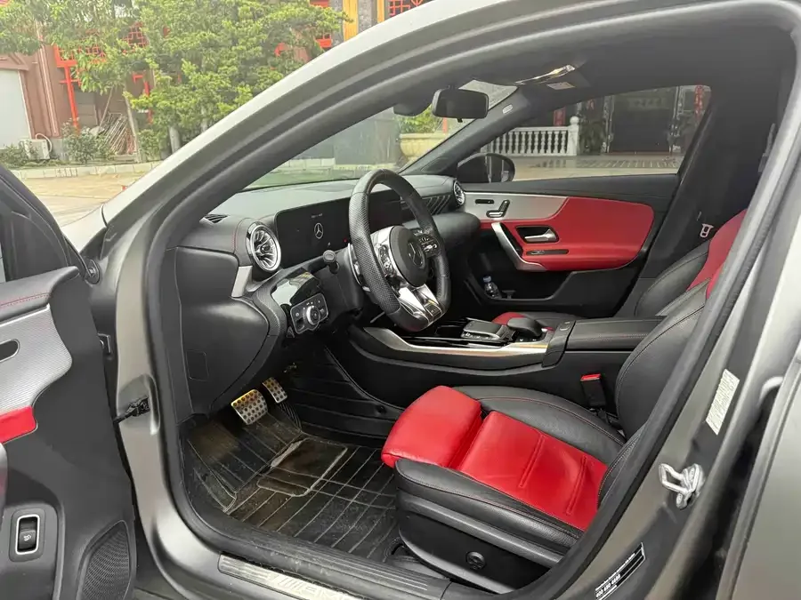 Mercedes-Benz A-Class AMG Mercedes-Benz A-Class AMG 2022 AMG A 35 L 4MATIC 2022 — миниатюра 3