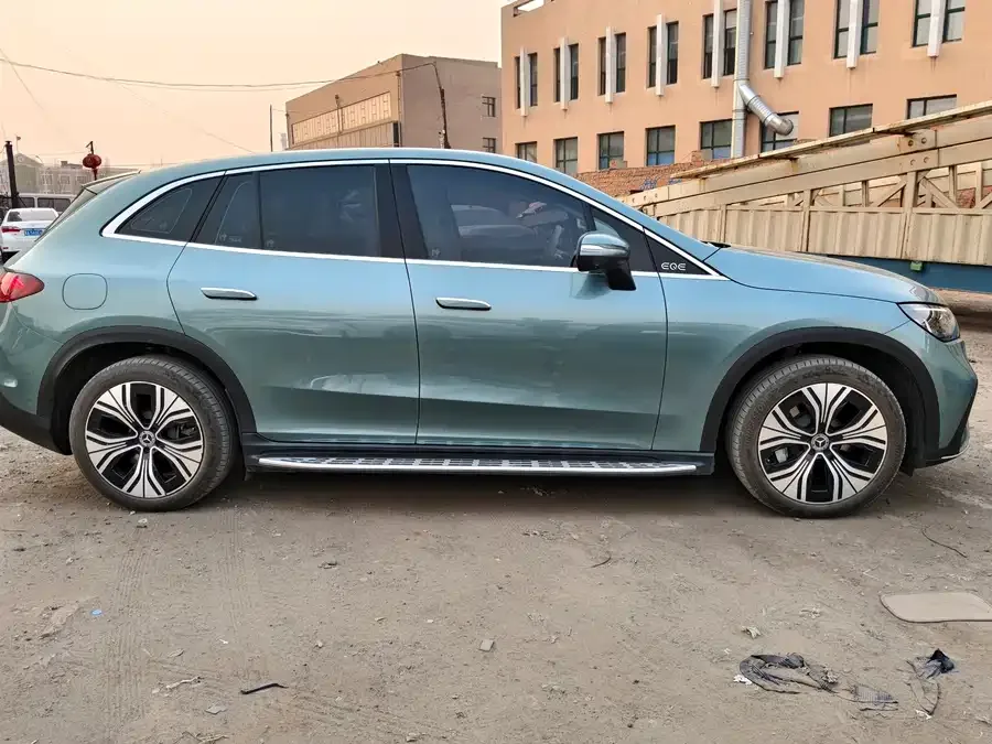 Mercedes-Benz EQE SUV Mercedes-Benz EQE SUV 2024 500 4MATIC Luxury Edition 2024 — миниатюра 3