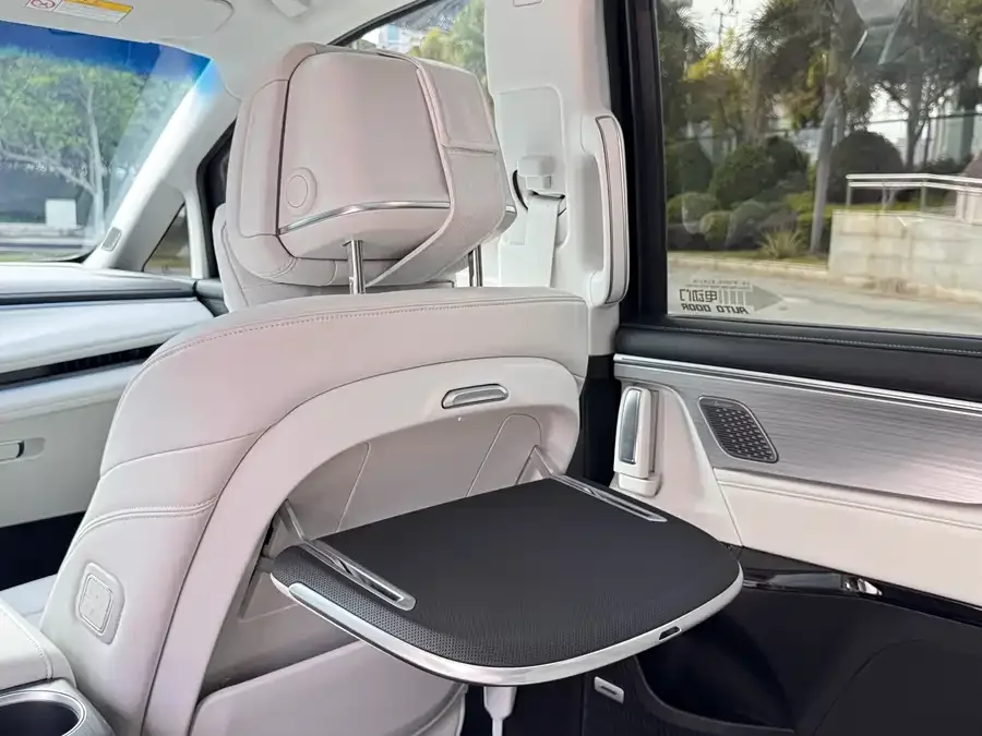 Buick GL8 New Energy 2024 Lu Zun Premium Edition 7 Seaters 2024 — миниатюра 4