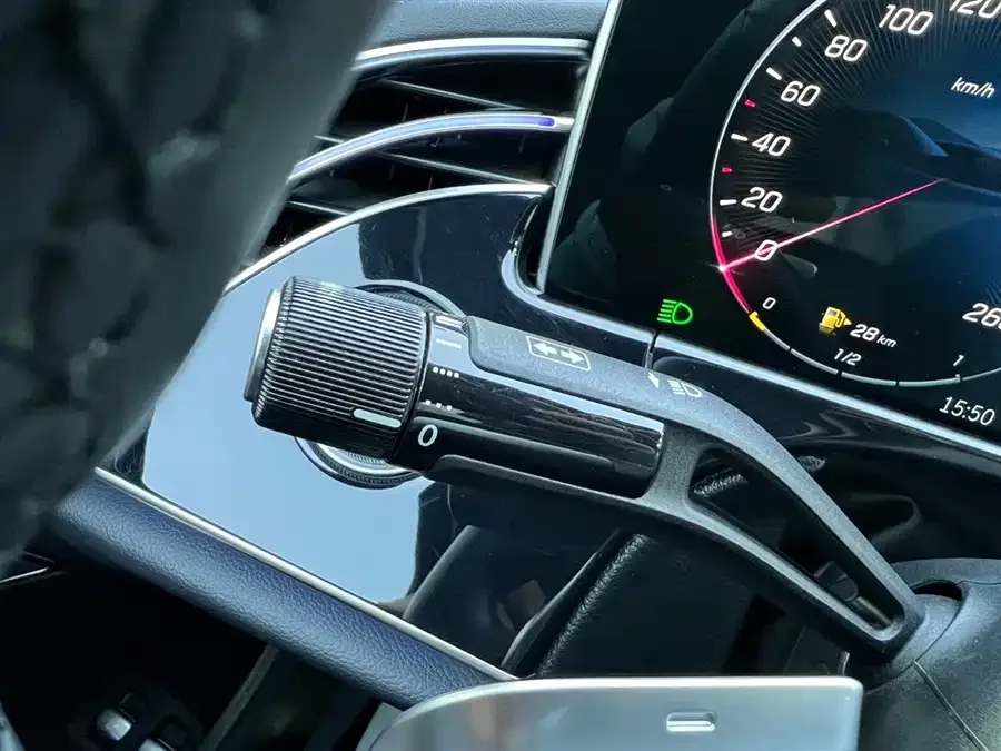 Mercedes-Benz E-class new energy Mercedes-Benz E-Class New Energy 2024 E 350 e L Plug-in Hybrid Sedan 2024 — миниатюра 4