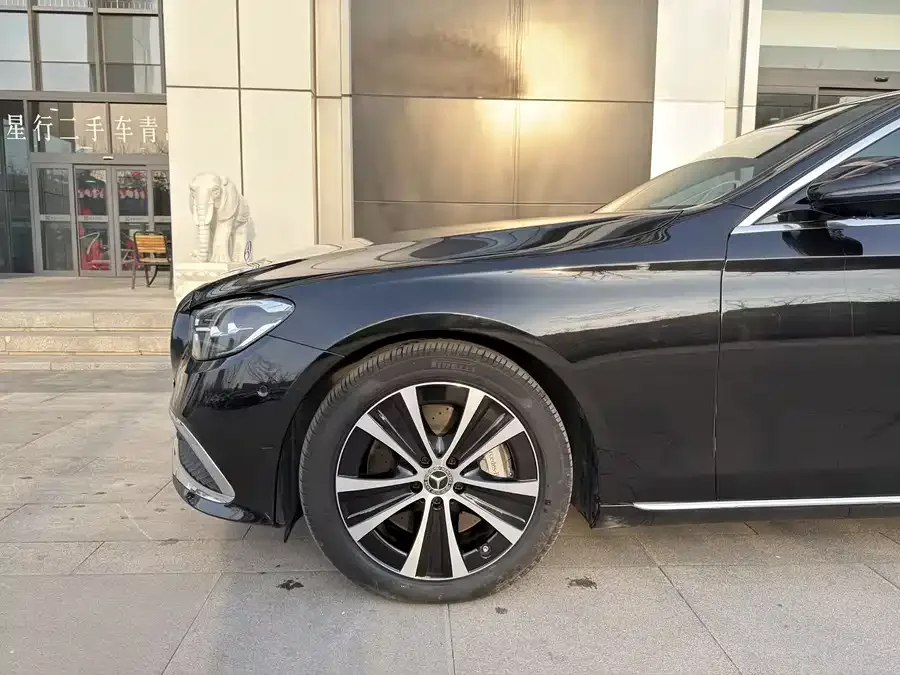 Mercedes-Benz E-class new energy Mercedes-Benz E-Class New Energy 2022 E 350 e L Plug-in Hybrid Sedan 2022 — миниатюра 4