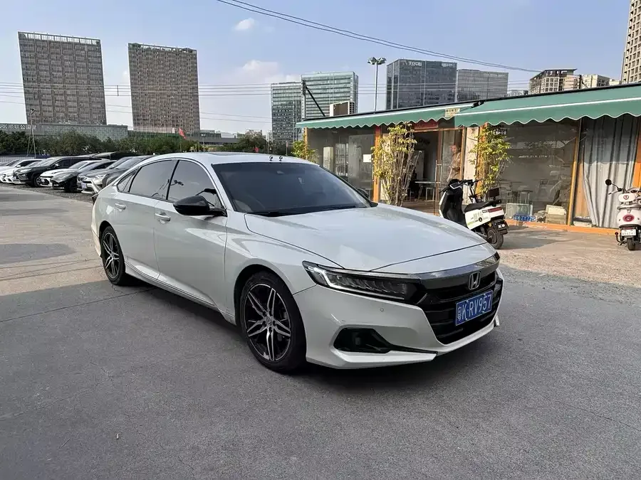 Honda Accord 2022 Accord 260TURBO Fantasy Night Premium Edition 2022 — миниатюра 3