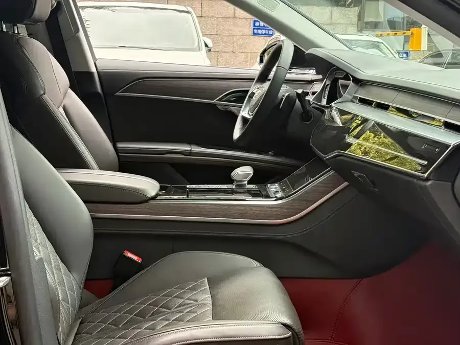 Audi A8 2025 A8L 55 TFSI quattro Flagship Edition 2025 — миниатюра 5