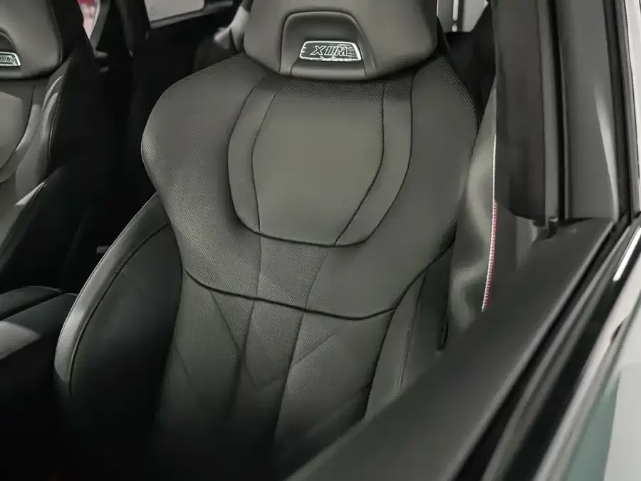 BMW XM 2023 basic model 2024 — миниатюра 3