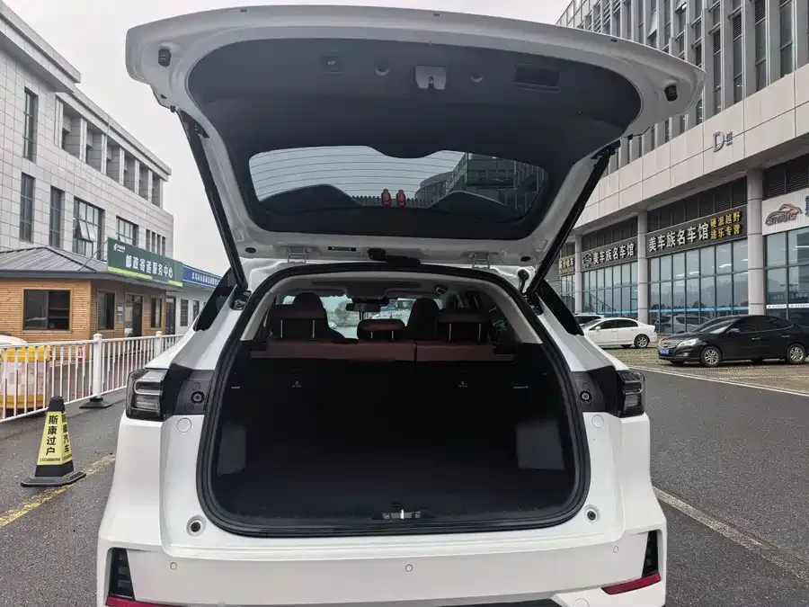 Changan CS55 Plus Changan CS55PLUS 2024 third generation 1.5T DCT premium model 2024 — миниатюра 5