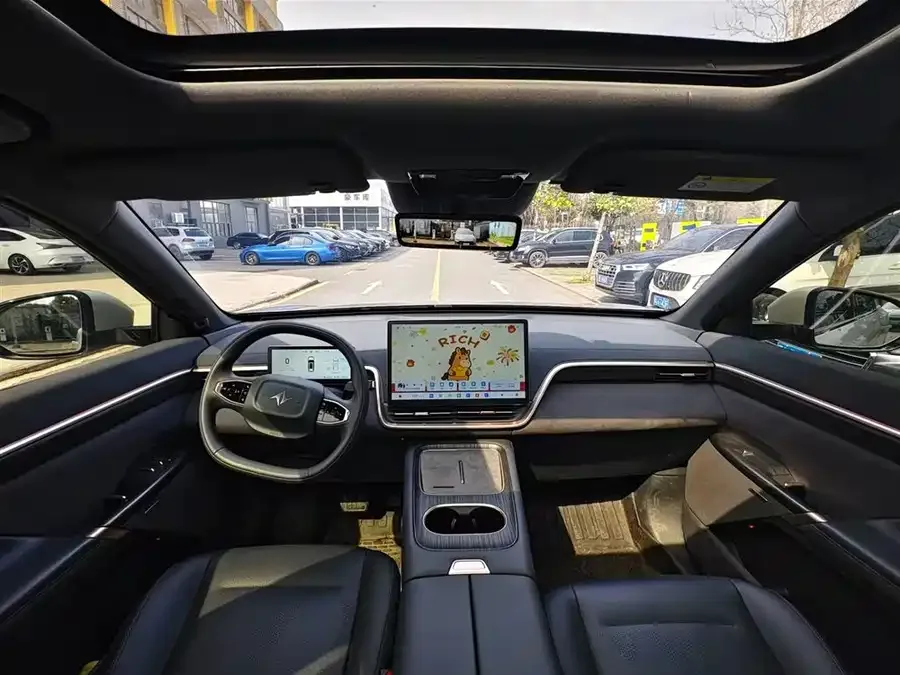 Dongfeng e008 e008 2024 210Max Extended Range 6-seater 2024 — миниатюра 2