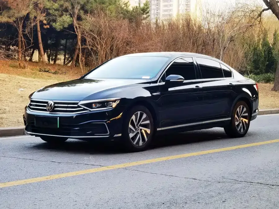 Volkswagen Magotan GTE plug-in hybrid Magotan GTE plug-in hybrid 2022 GTE luxury model 2022 — миниатюра 3