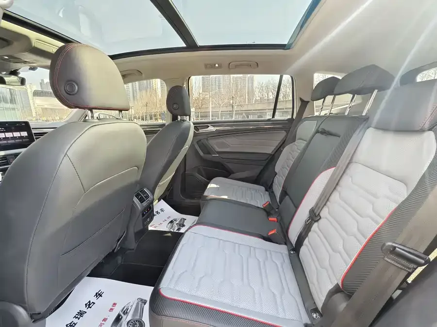 Volkswagen Tiguan L New Energy Tiguan L New Energy 2022 430PHEV Plug-in Hybrid Premium Edition 2022 — миниатюра 2