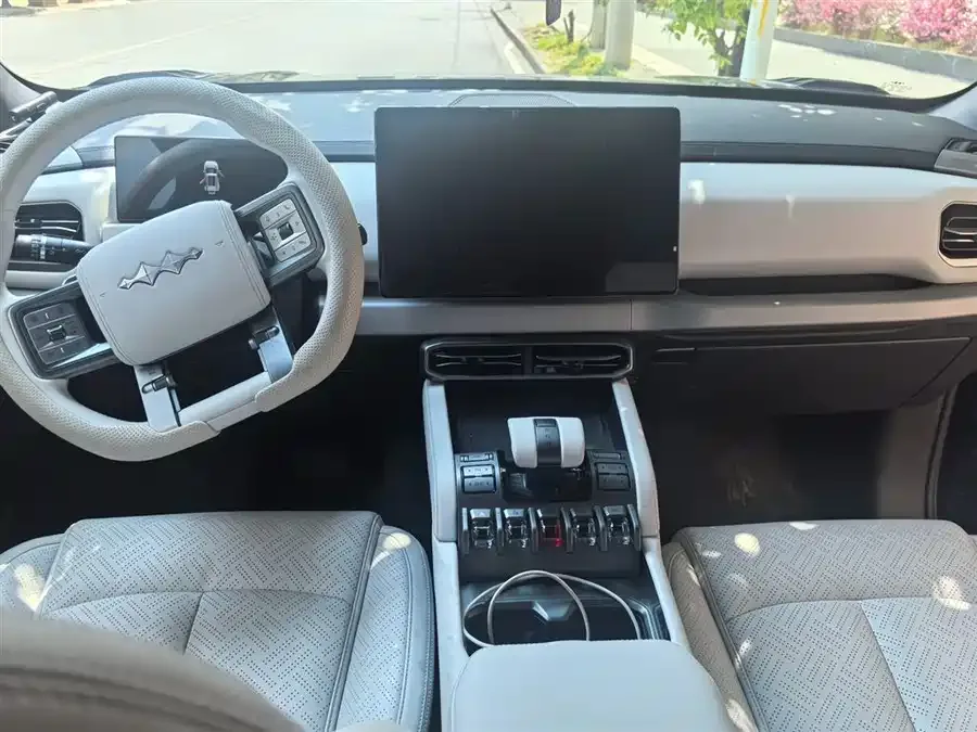 BYD Leopard Titanium 3 Titanium 3 2025 501KM 4WD Max Edition 2025 — миниатюра 2