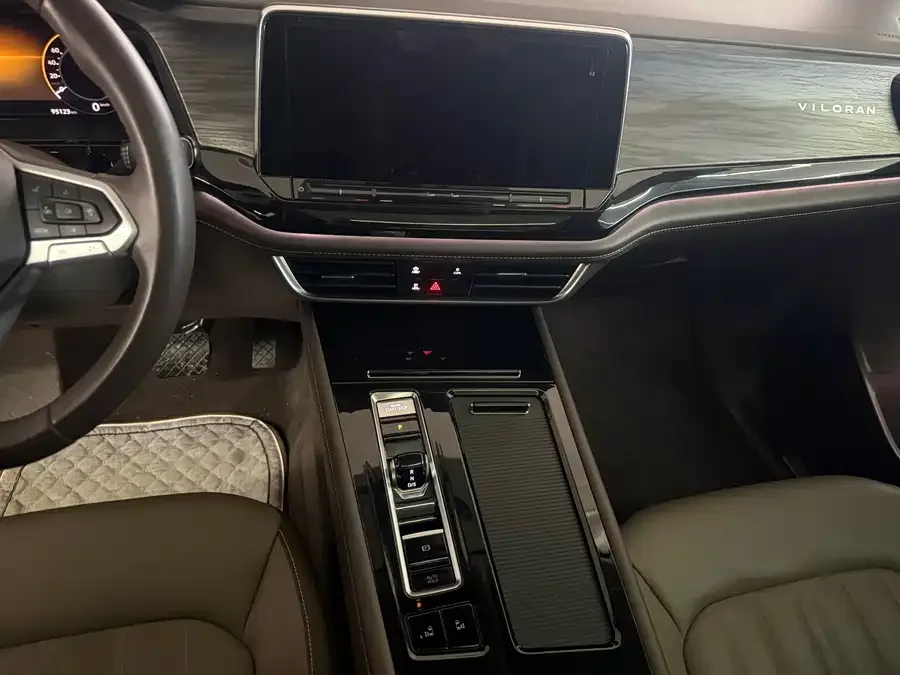 Volkswagen Viloran Weiran 2024 330TSI Deluxe Edition 2023 — миниатюра 3