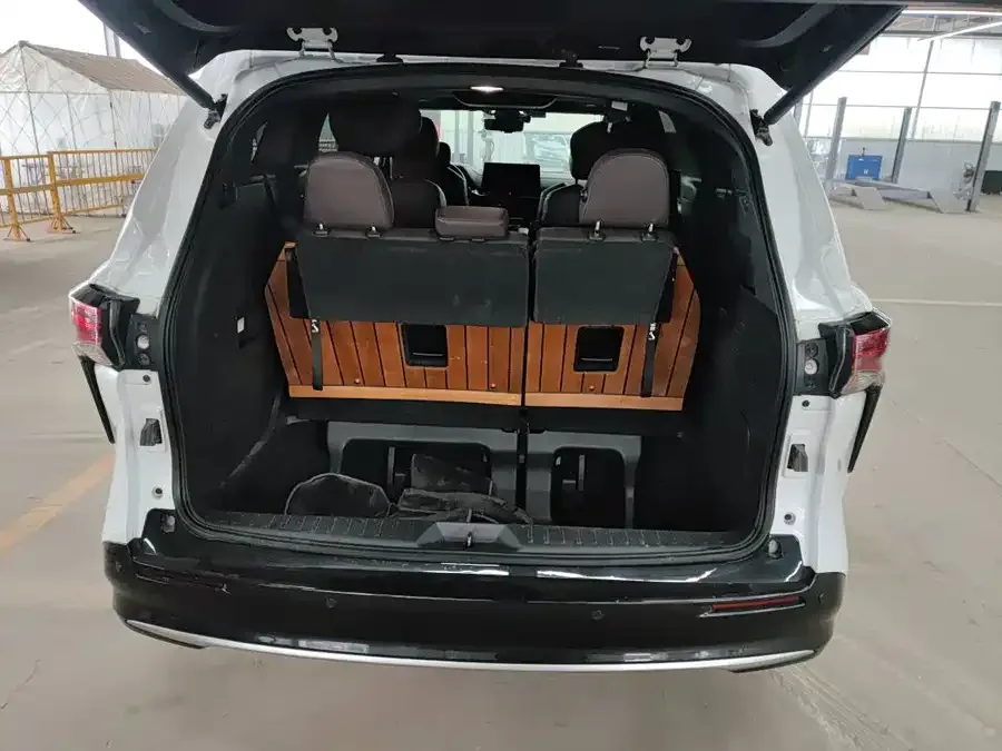 Toyota Sienna SIENNA 2021 2.5L Hybrid Platinum Edition 2022 — миниатюра 3