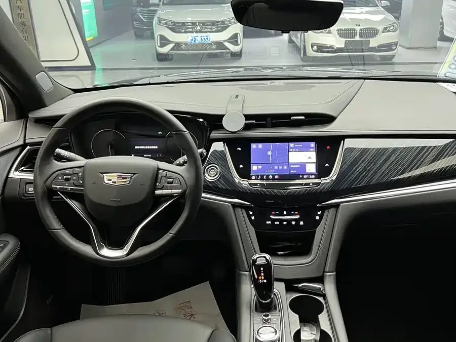 Cadillac XT6 2022 2.0T 6-seat 4WD luxury model 2023 — миниатюра 2