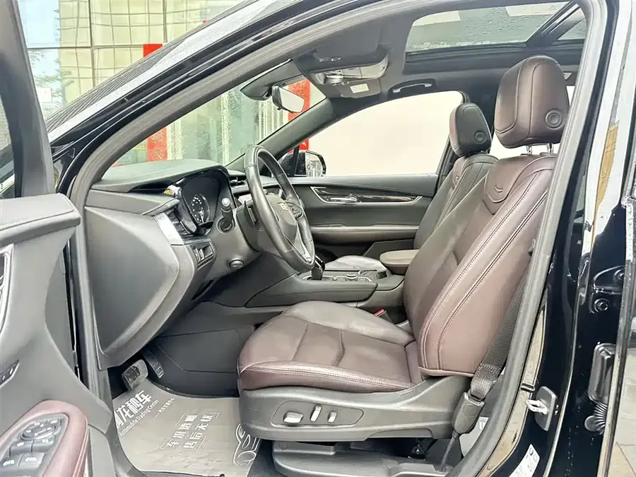 Cadillac XT6 2022 2.0T 6-seat 4WD luxury standard version 2022 — миниатюра 3