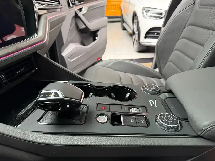 Volkswagen Touareg Touareg 2023 2.0TSI Ruishang Edition 2024 — миниатюра 3