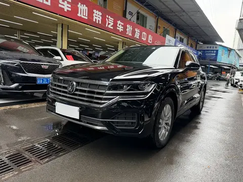Volkswagen Touareg 2024 купить в Москве