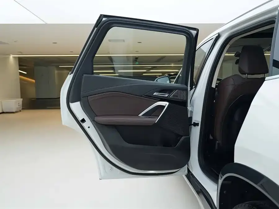 BMW X1 2023 sDrive25Li X Design Package 2024 — миниатюра 5