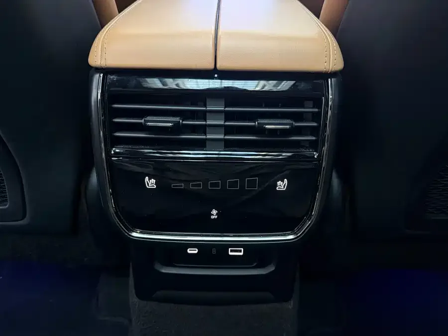 Lynk & Co 09 EM-P Lynk & Co 09 EM-P 2021 2.0T PHEV Halo 6-seater 2022 — миниатюра 4