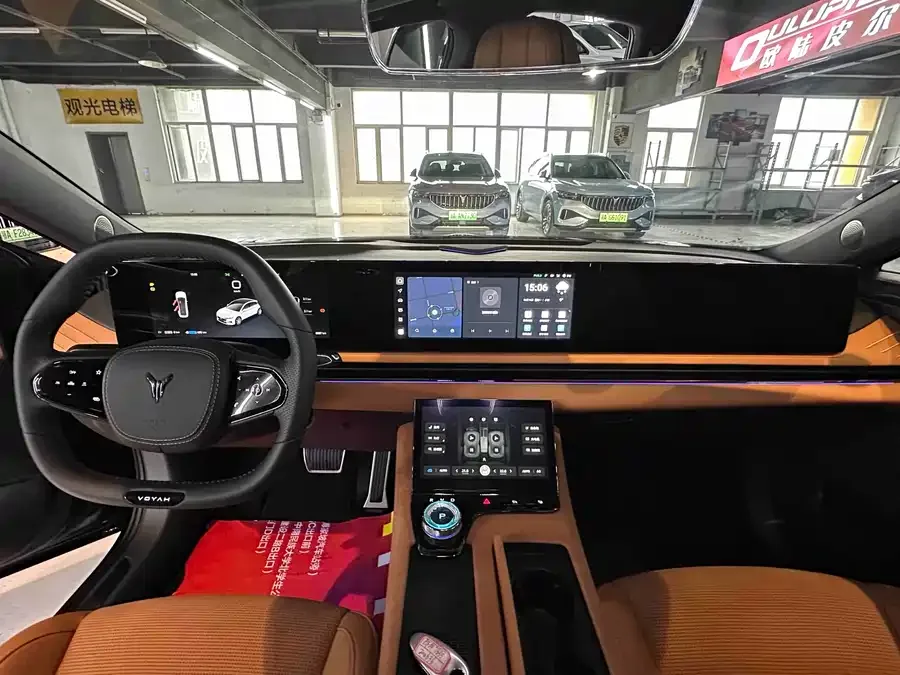 Voyah Lantu light chasing VOYAH 2024 PHEV 4WD Ultra-Long-Range Flagship Edition 2024 — миниатюра 3