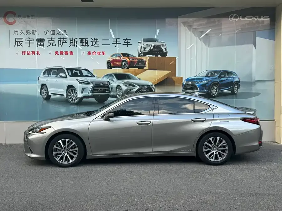 Lexus ES 2021 300h Excellence Edition 2022 — миниатюра 3
