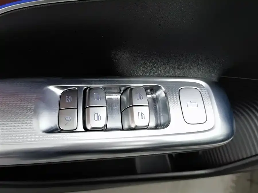 Chery Fengyun Fengyun A9L Fengyun A9L 2025 four-wheel drive high-energy peak version 2025 — миниатюра 3